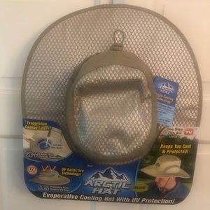 Arctic hat UNISEX NWT tan